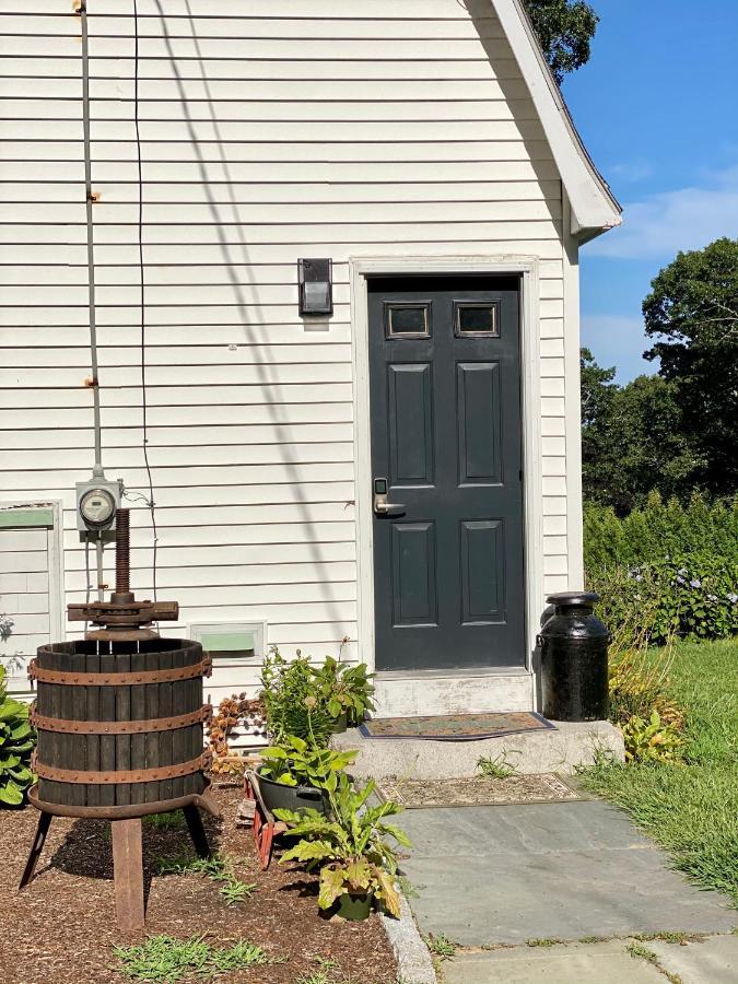 1 Bed Cottage, Partial Waterviews & Water Access Westport Экстерьер фото